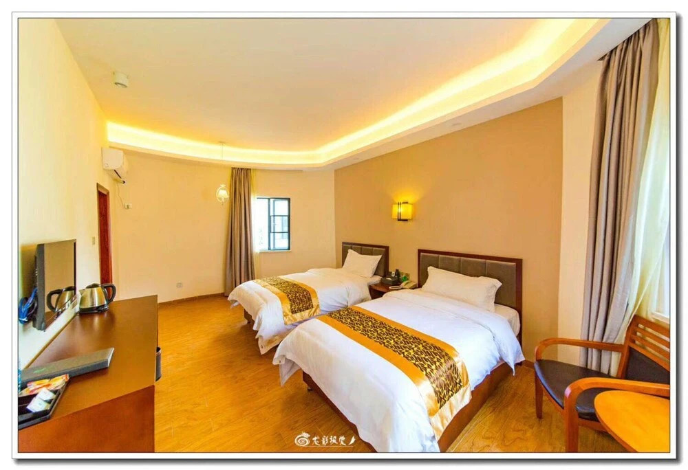 Yi Jing Lin Feng Hot Spring Hotel