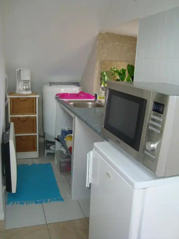 Studio "LA MEDINA", au coeur dun merveilleux jardin, proche COMMERCES & MER