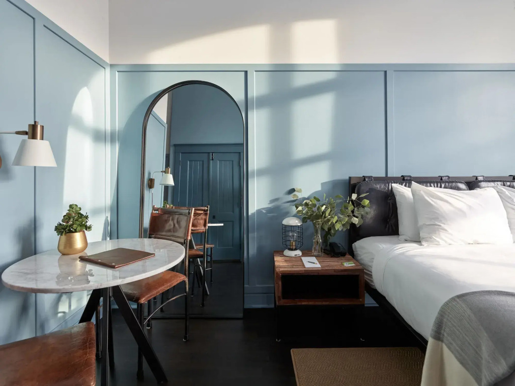 The Chicago Hotel Collection - Wrigleyville