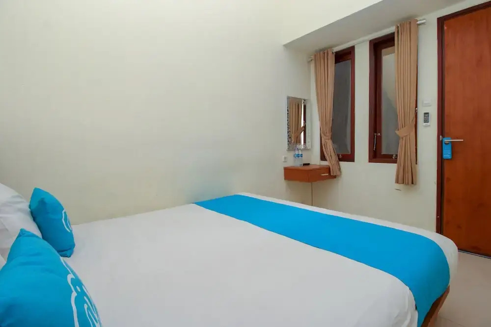 Airy Kuta Utara Pantai Batu Bolong 56 Canggu Bali