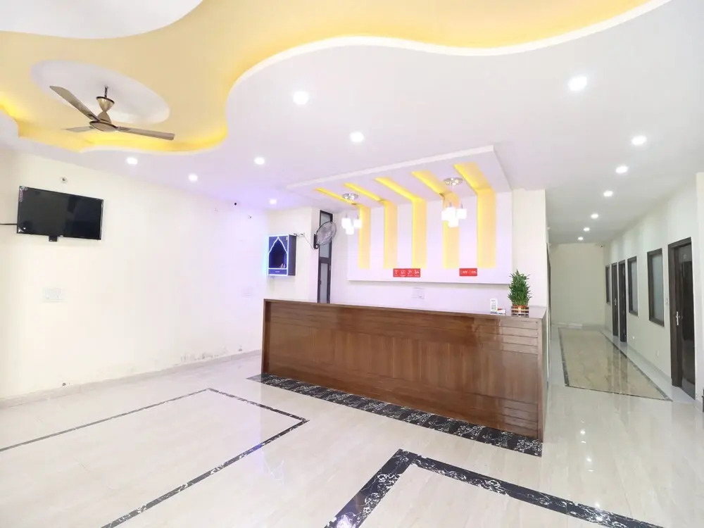 Hotel kb Square Near Chandigarh Railway Station