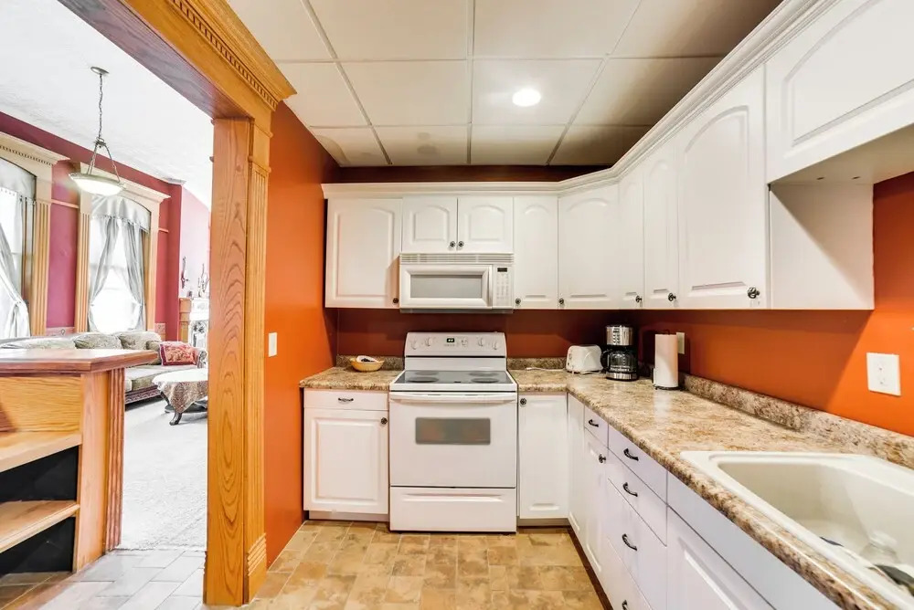 Downtown Yankton Suite: Walk to Restaurants!