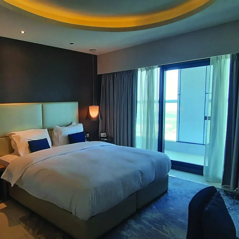 Quill Residence Three Bedroom Apartment with 5 Star Amenities