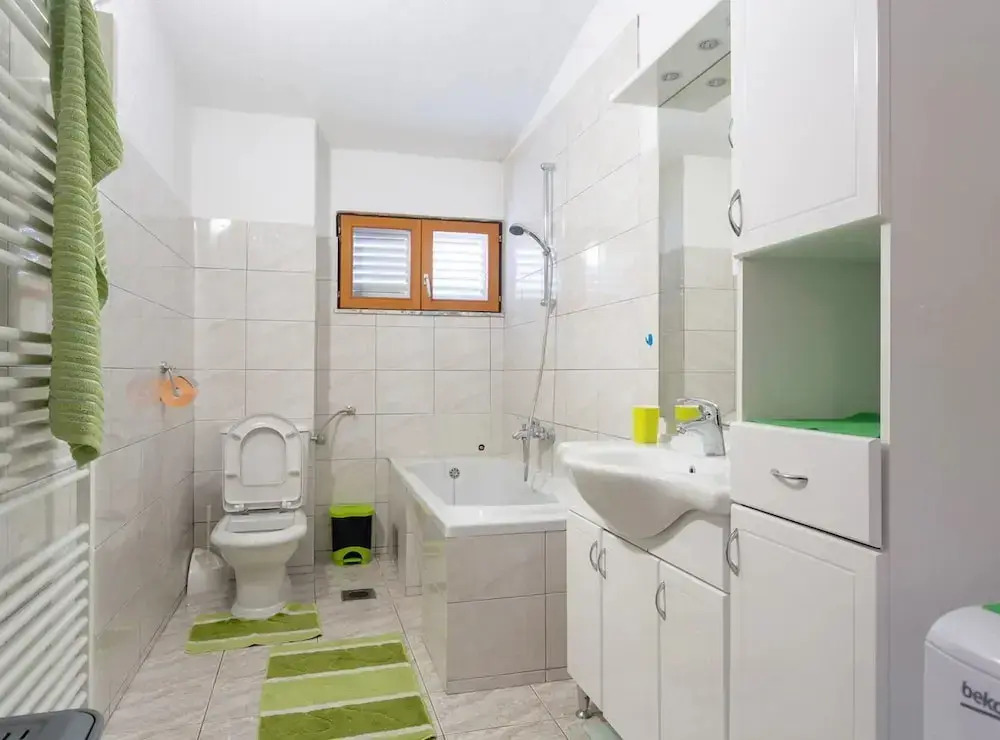 Sunny Escape Holiday Home Dicmo With Pool and Gym