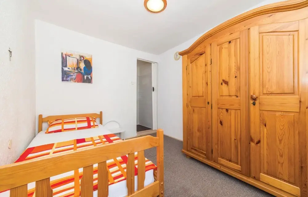 Nice Home in Kastel Kambelovac With Wifi and 4 Bedrooms