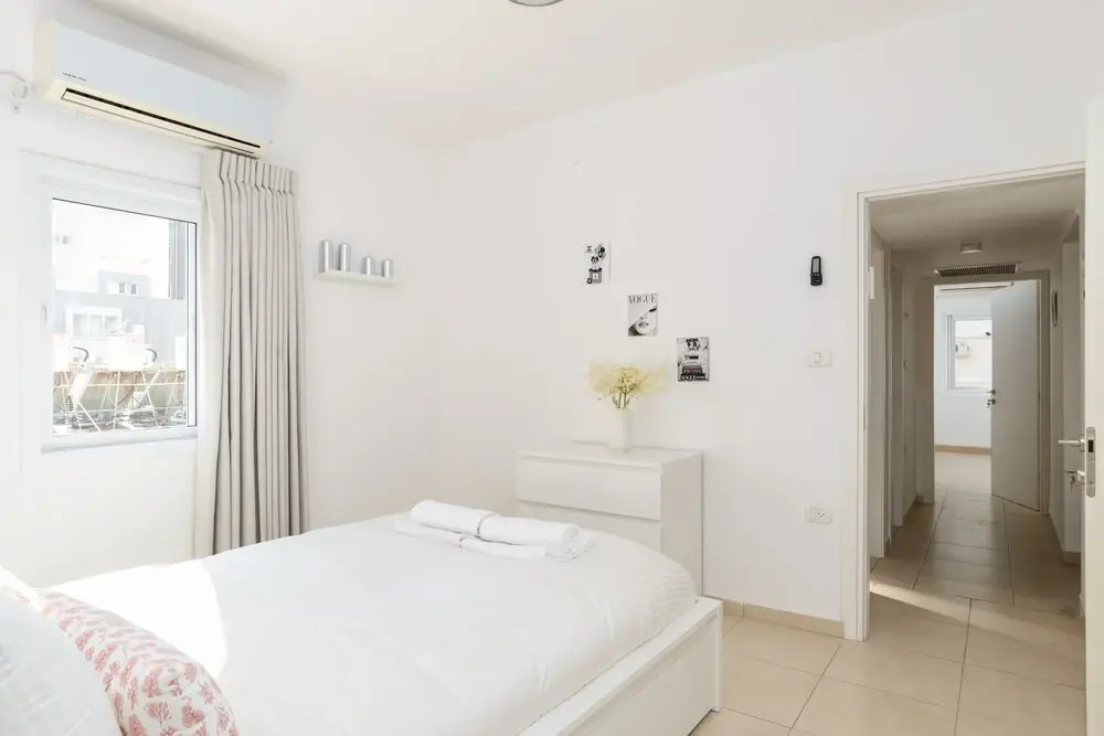 Bright and Fresh Family Home near Beach