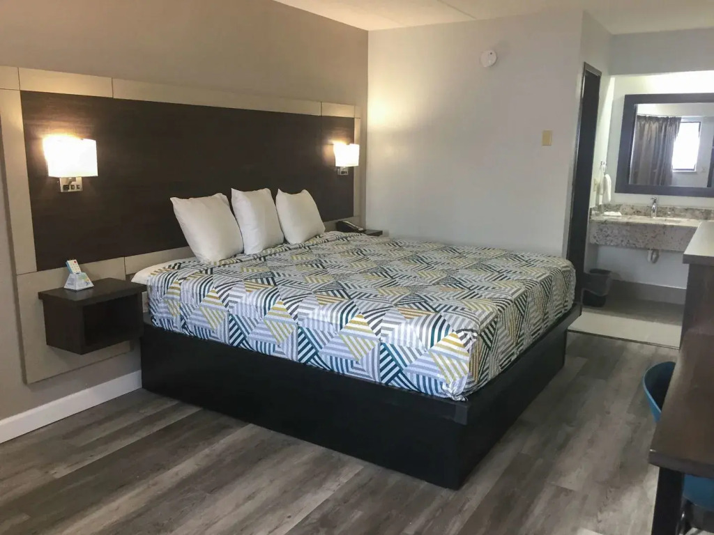 Motel 6-Burnsville, MN