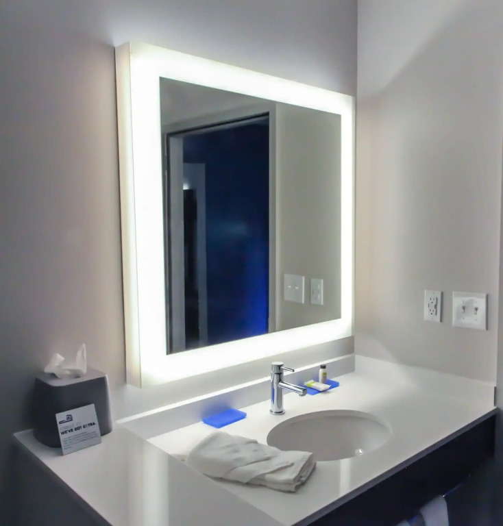 Holiday Inn Express & Suites Nashville North - Springfield by IHG