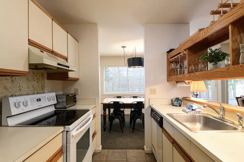Glades 13 2 Bedroom Condo