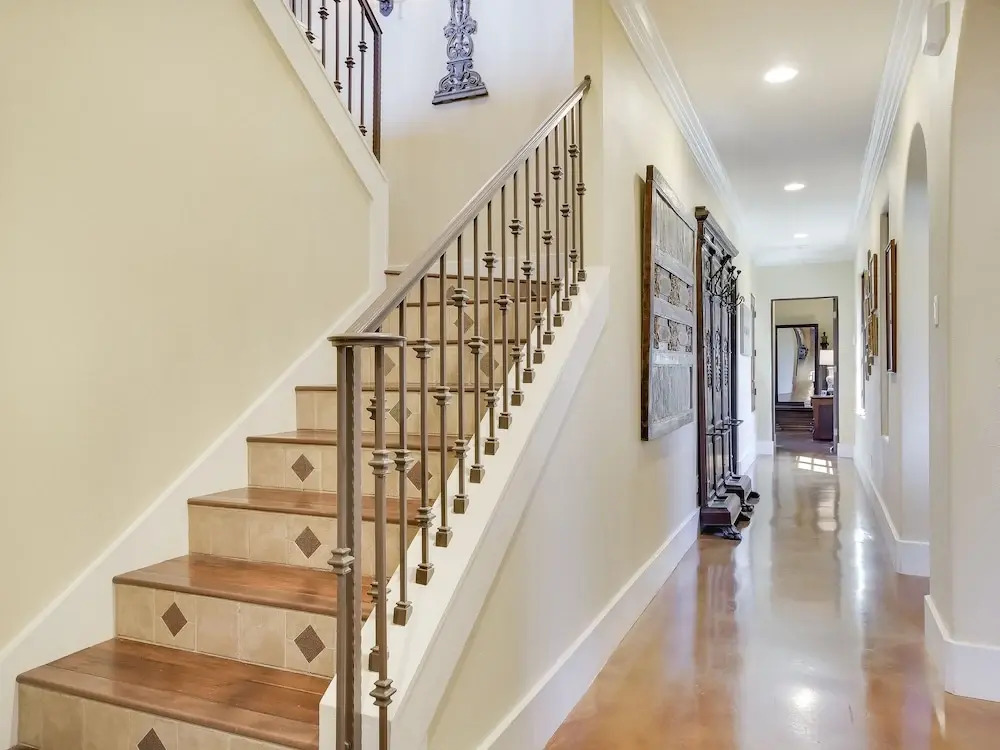 Sterns Estate #149387 4 Bedrooms 5 Bathrooms Estate