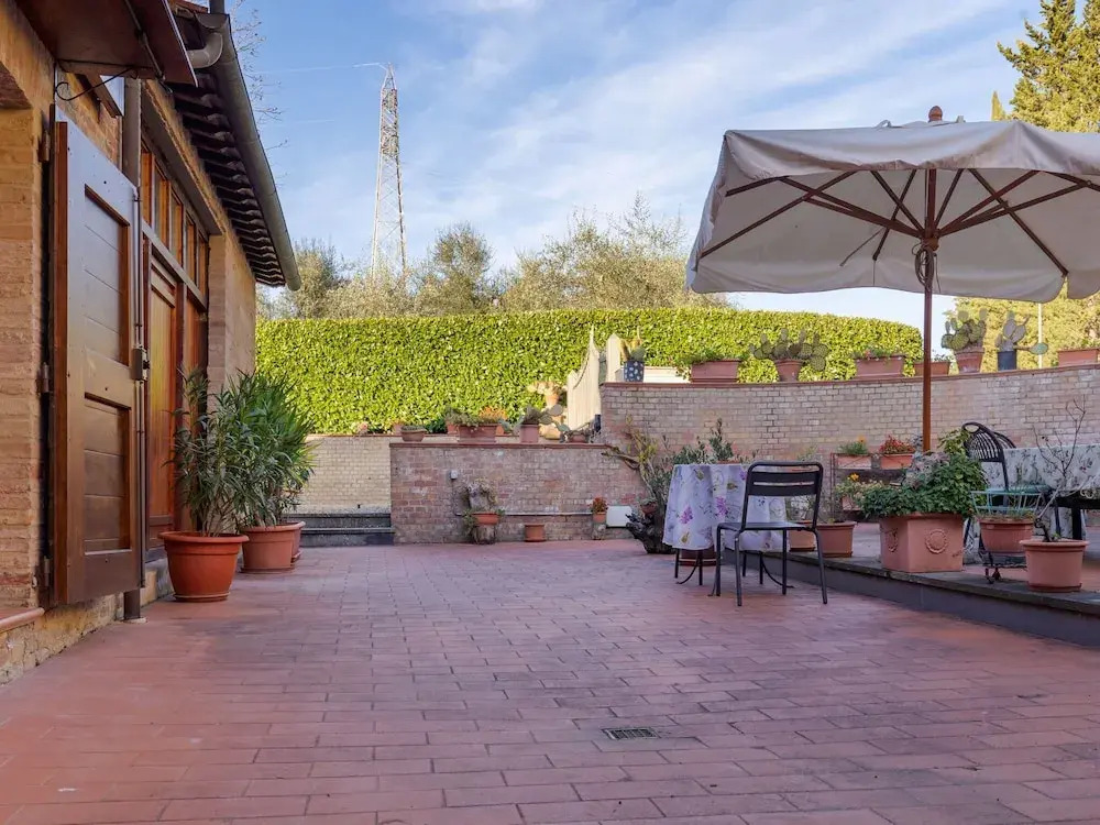 Quaint Holiday Home in Siena with Hot Tub