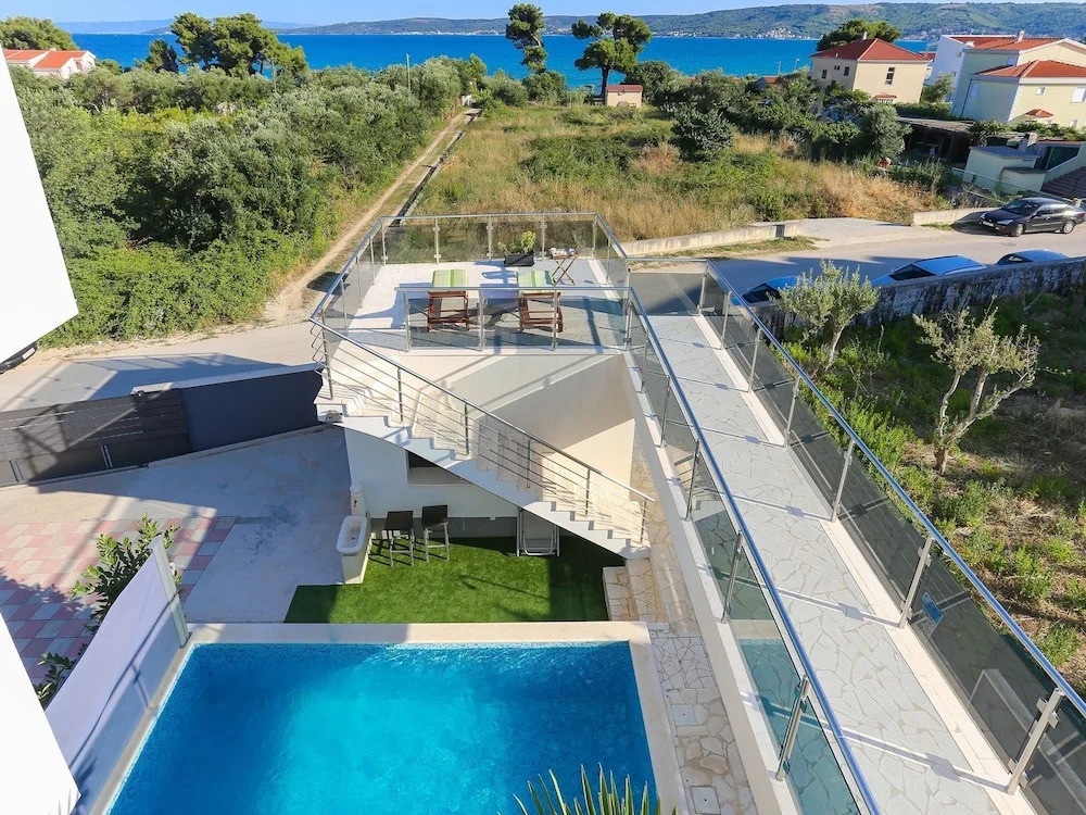 Wonderful 5 bedroom villa with private swimming pool, amazing sea view terrace