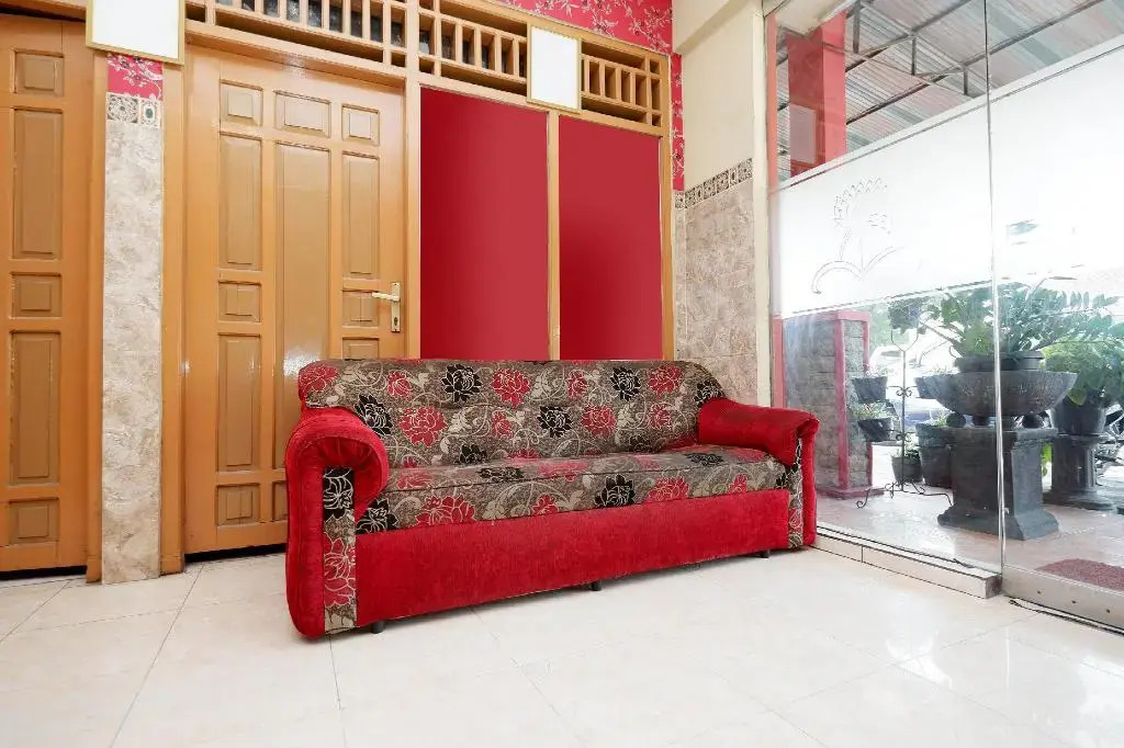OYO 1312 Graha Wisata Hotel