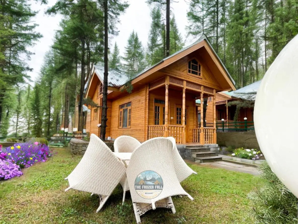 The FrozenFall Resort - Gulmarg