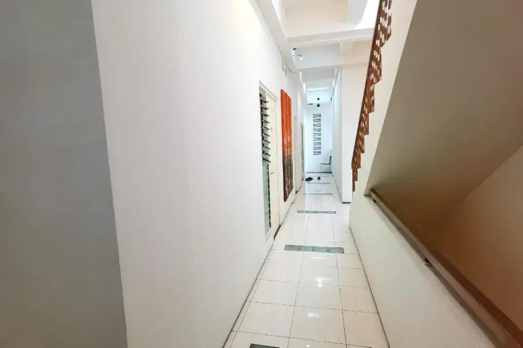 OYO 90075 Feliz Hotel