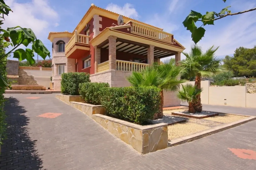Villa - 4 Bedrooms with Pool, WiFi and Sea views - 104966