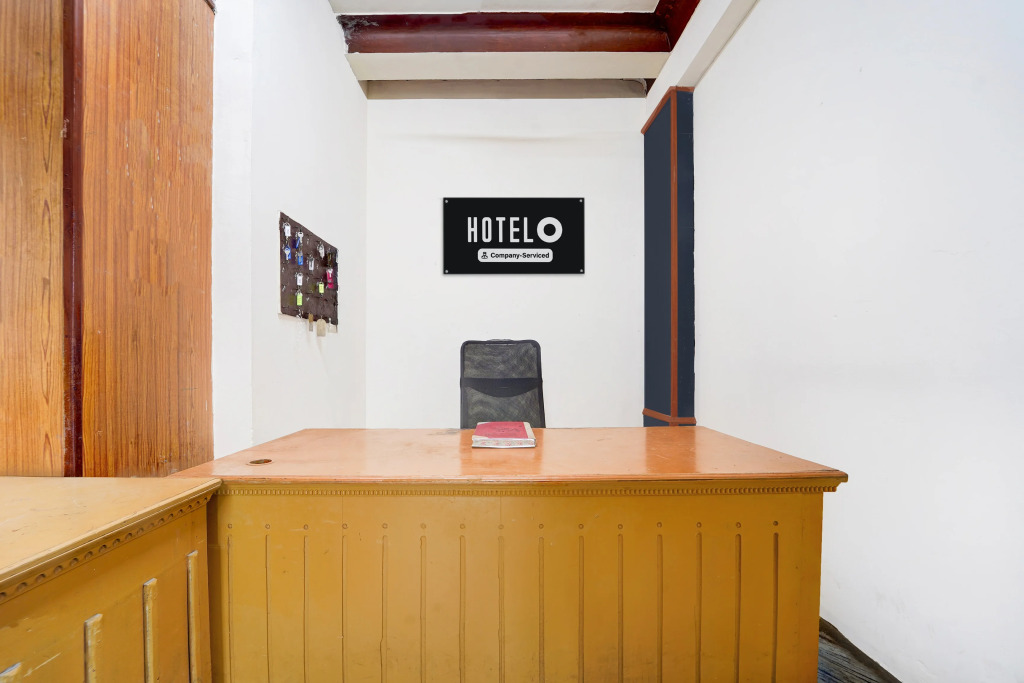 Hotel O Pathanamthitta Near Mahatma Gandhi Statue