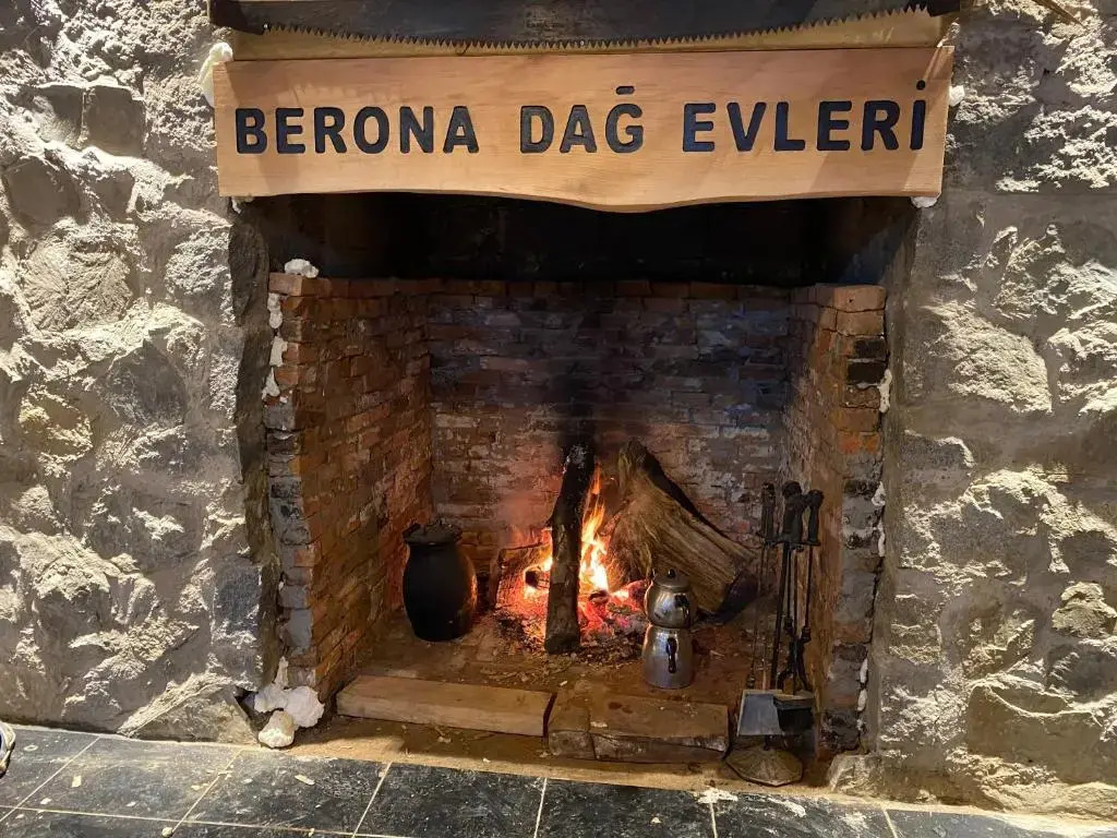 Berona Dağ Evleri