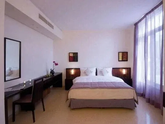 Burda 41 Hotel & Suites