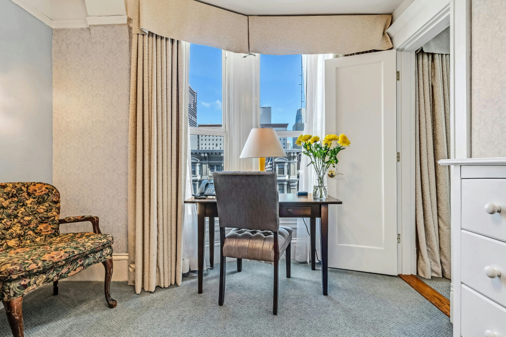 Cornell Hotel