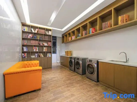 Vienna International Hotel (Lugu High-tech Zone Jiashanhu Park)