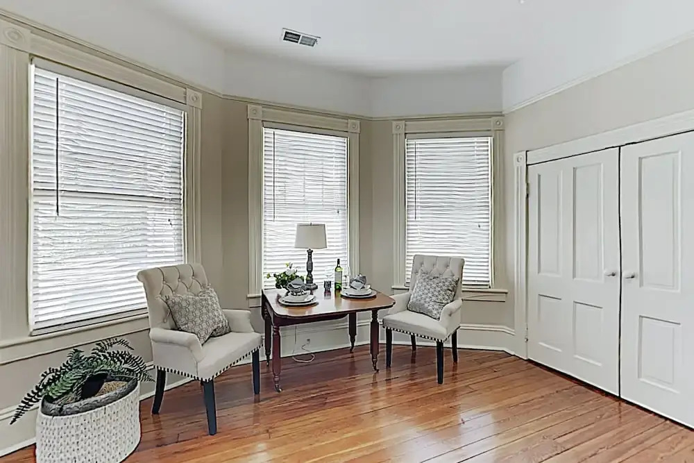 New Listing! Historic Gem, Walk Everywhere 1 Bedroom Apts