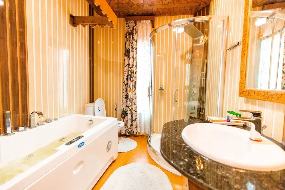 Sea Hawk Group Of Houseboat