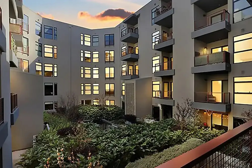 Hollywood Walk of Fame Apartments