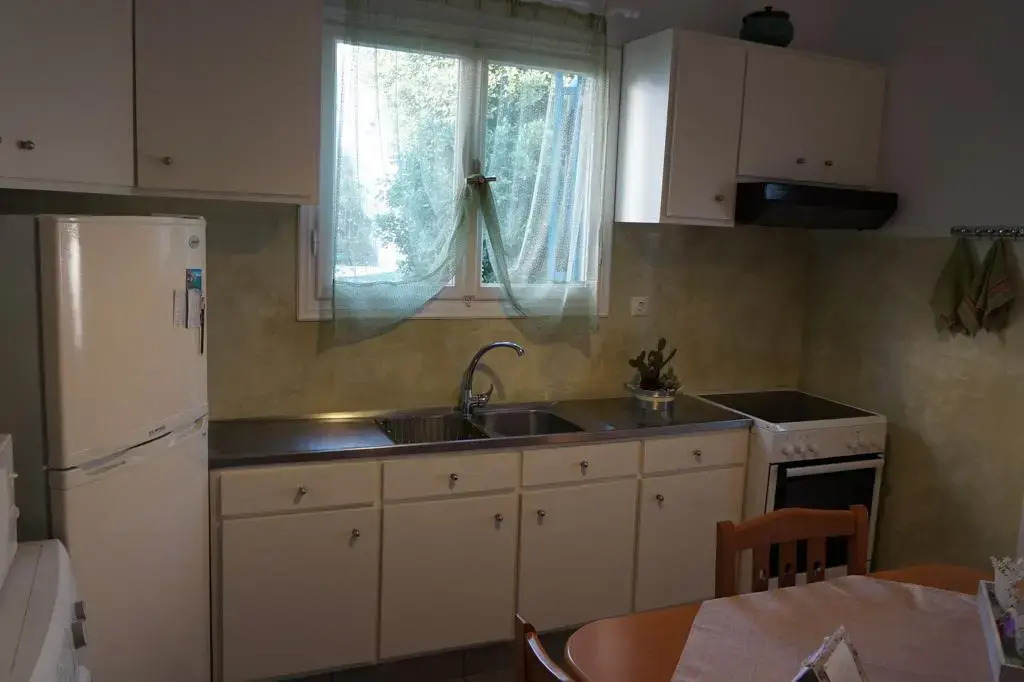 Eleni House
