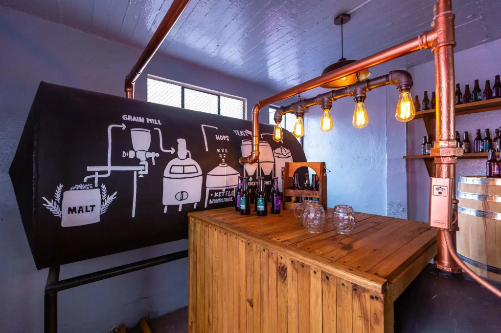 Mala Vecindad Beer Hotel