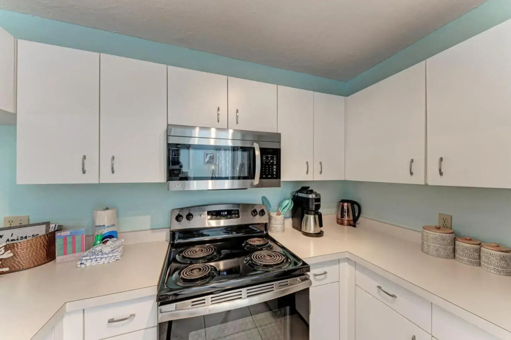 Island Serenity - 6250 Holmes #54