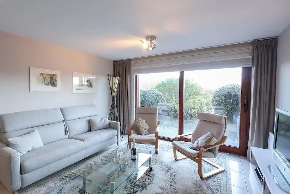 Apartment With Private Balcony