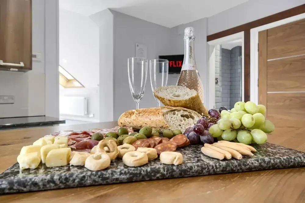 Luxury Penthouse Suite - Swansea Central - Beach