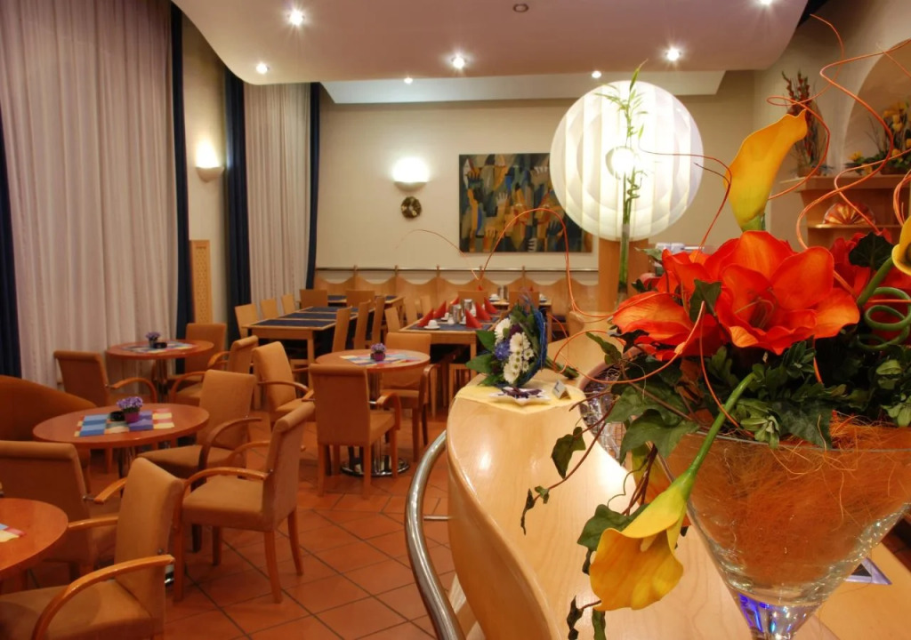 EA Hotel Tosca