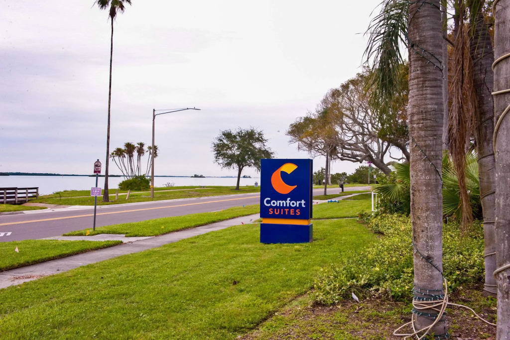 Comfort Suites Clearwater - Dunedin