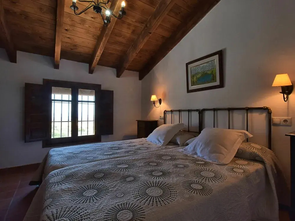 Authentic Country Home with Private Swimming Pool near Torcal de Antequera Nature Park