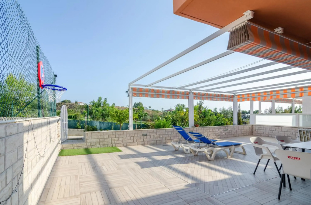 WintoWinRentals Huge Private Terrace &, Relax