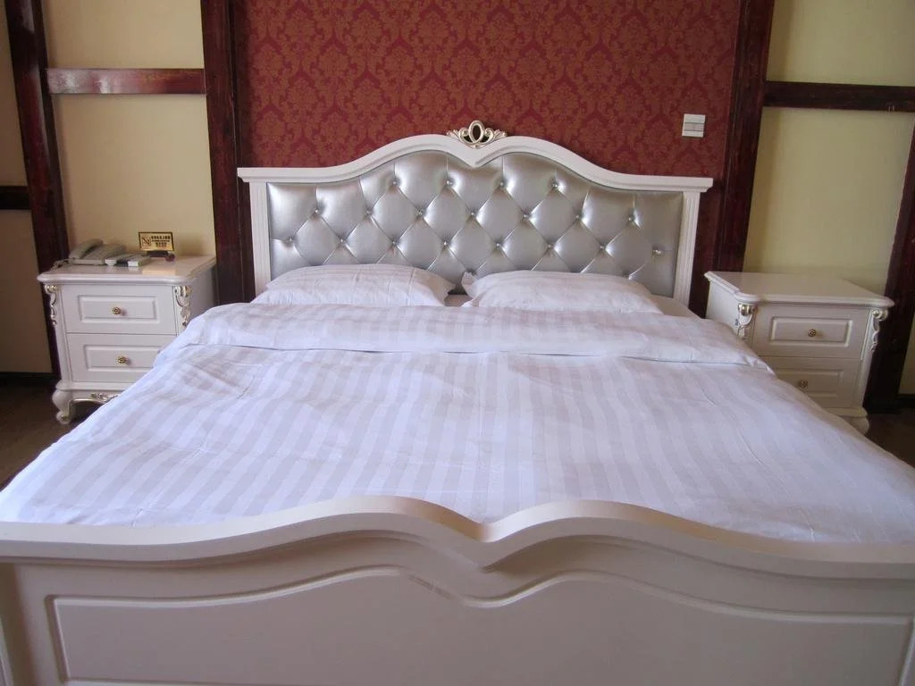 Green Tree Inn Express Tengchong Rehai Spa Jichang Road