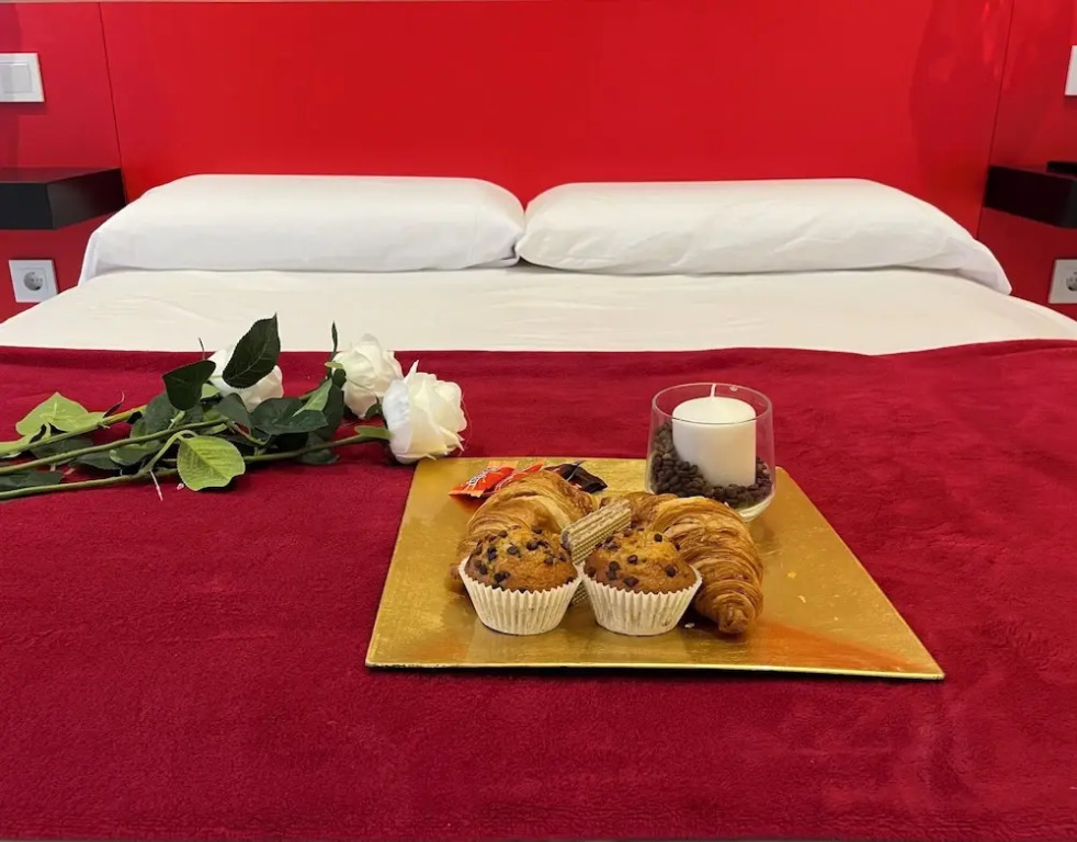 LAHOLA Glam Suites