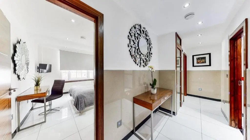 Bryanston Apartments