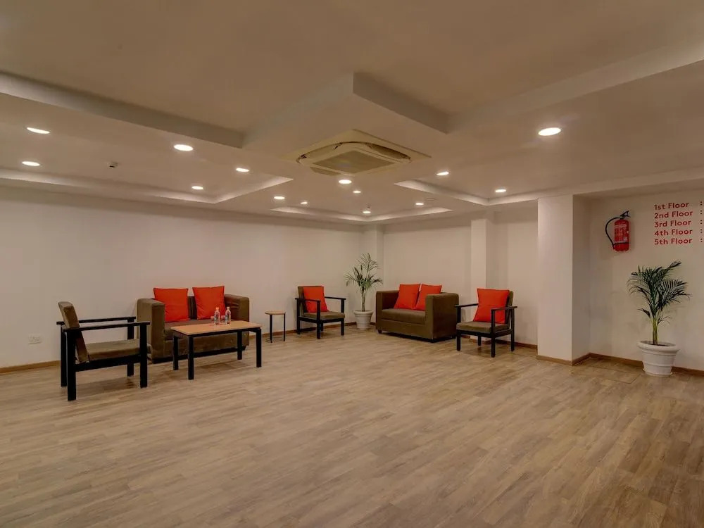 OYO Townhouse 117 Punjabi Bagh