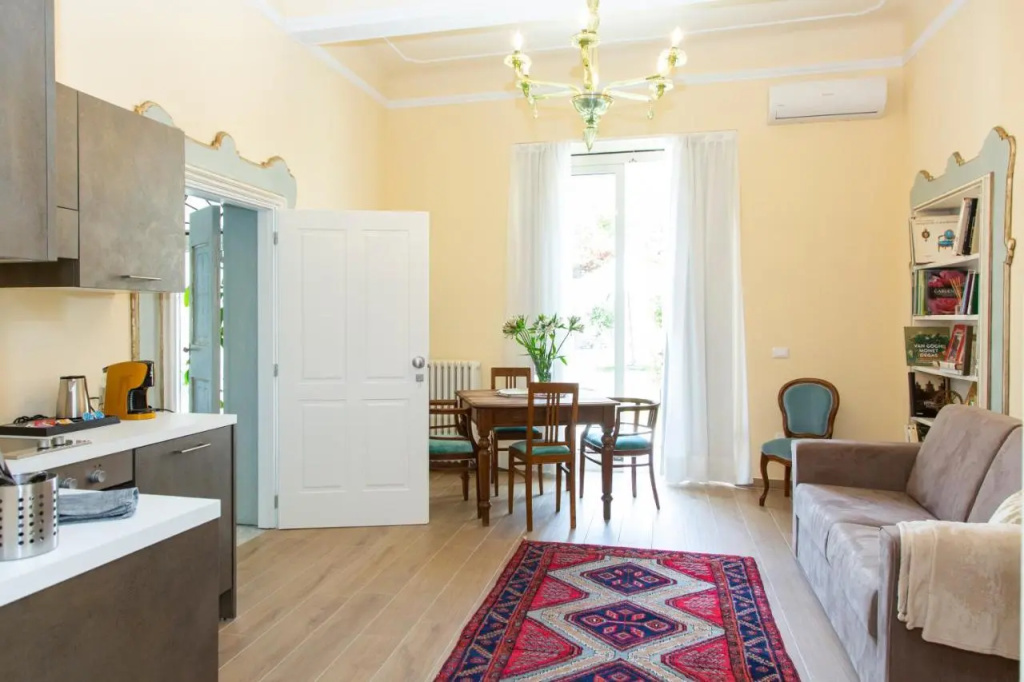 Interno Estense 753