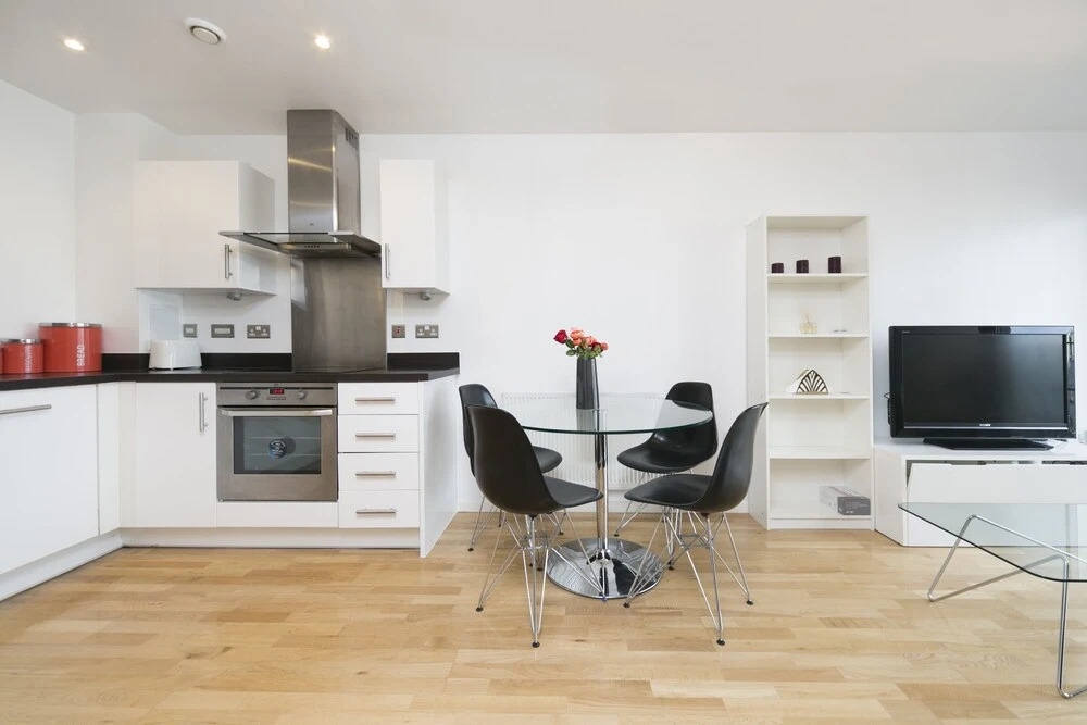 Modern Two Bedroom Two Bathroom Flat