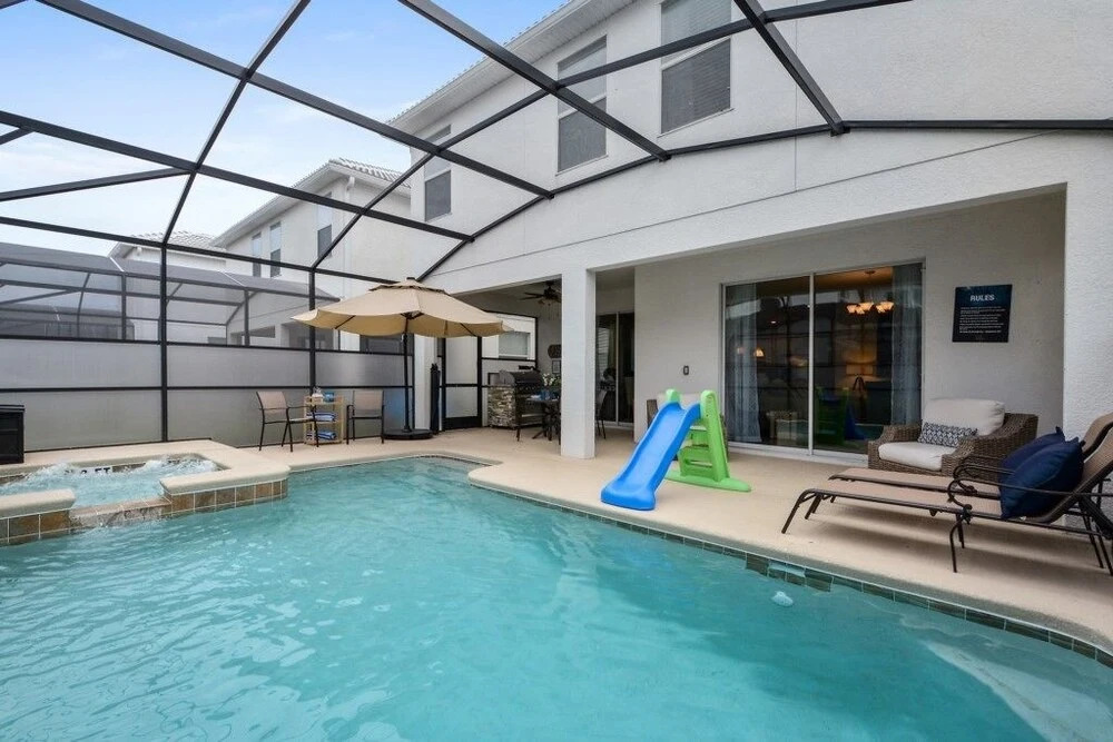 Luxury 6 bedroom home
