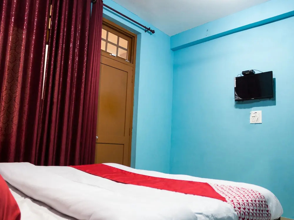 OYO 13846 Home Cozy Studio Naddi