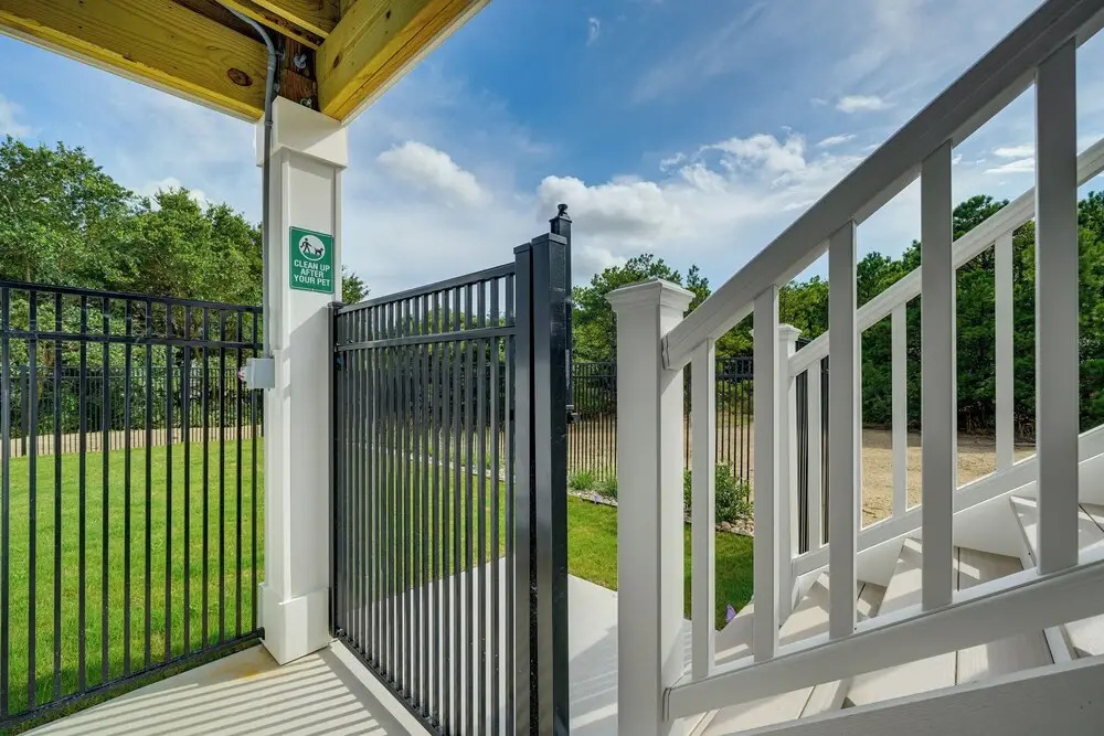 Walk to Beach: Southern Shores Retreat w/ Hot Tub