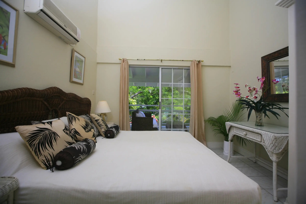 Marigot Beach Club & Dive Resort
