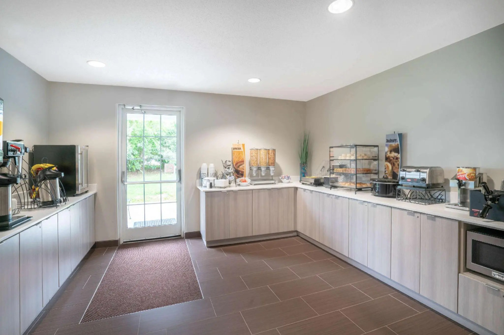 Quality Inn & Suites Nashville - Bellevue