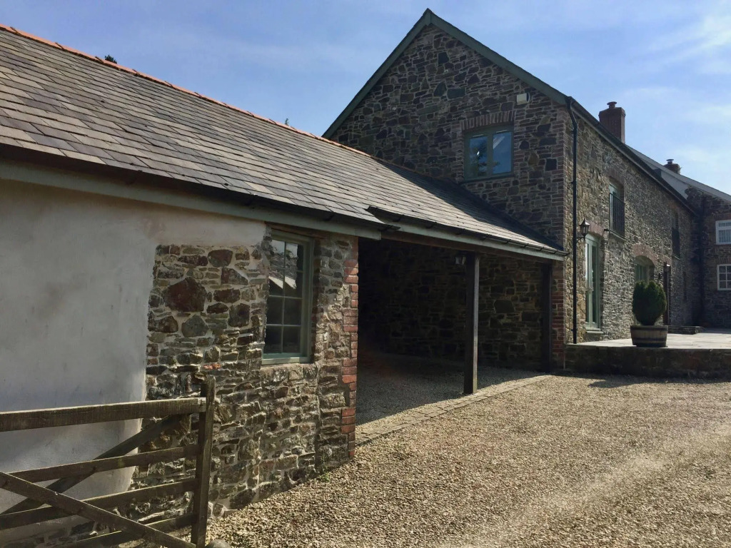 West Pennicknold Barn