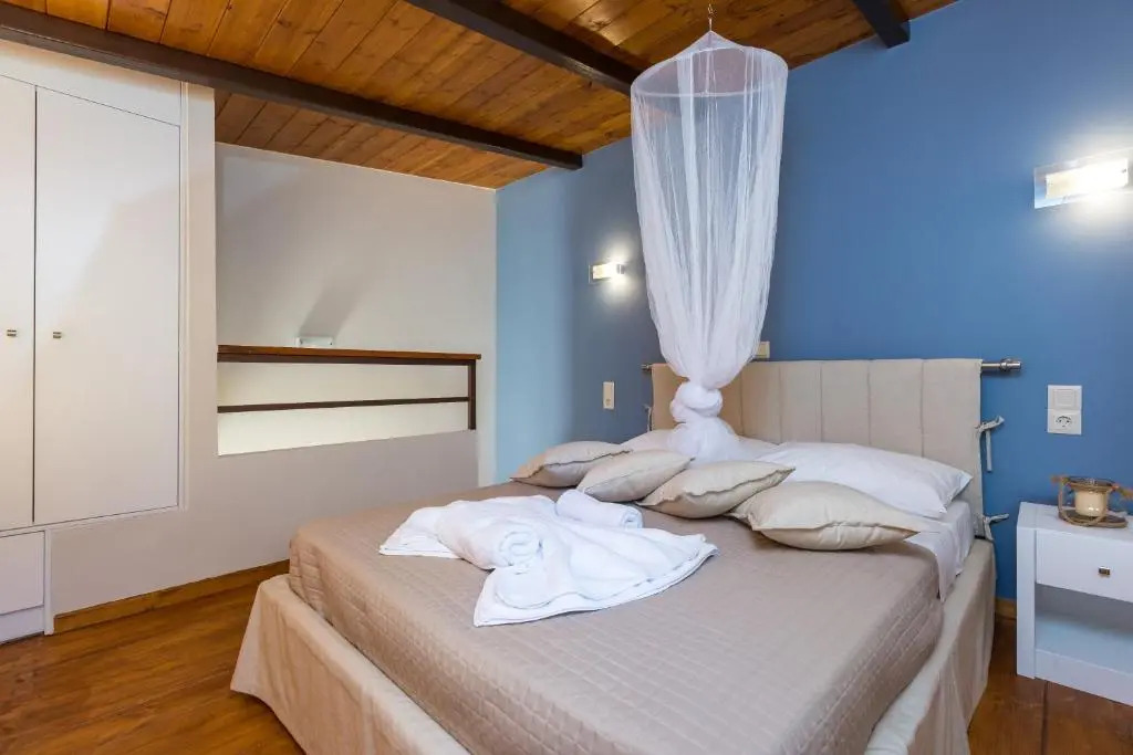 Maratho Villa - with Private Pool